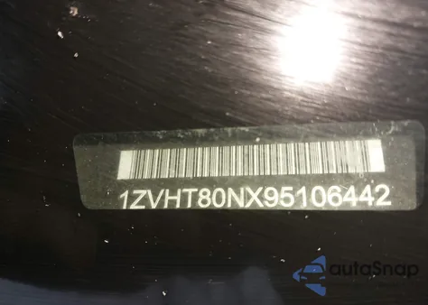 2009 Ford Mustang V6/V6 Premium z USA, uszkodzony, nr VIN 1ZVHT80NX95106442